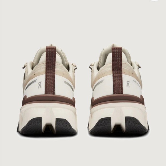 ON Cloudwander Waterproof  women size 9.5 
COLOR: SAND | IVORY $ 170 - Picture 5 of 16